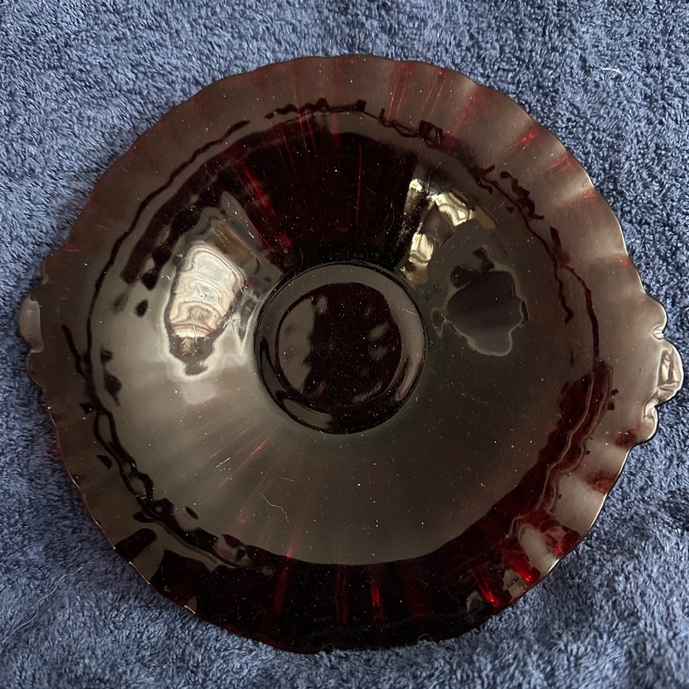 Anchor Hocking Red Ruby 8” Plate - Vintage 1938 - Picture 3 of 5